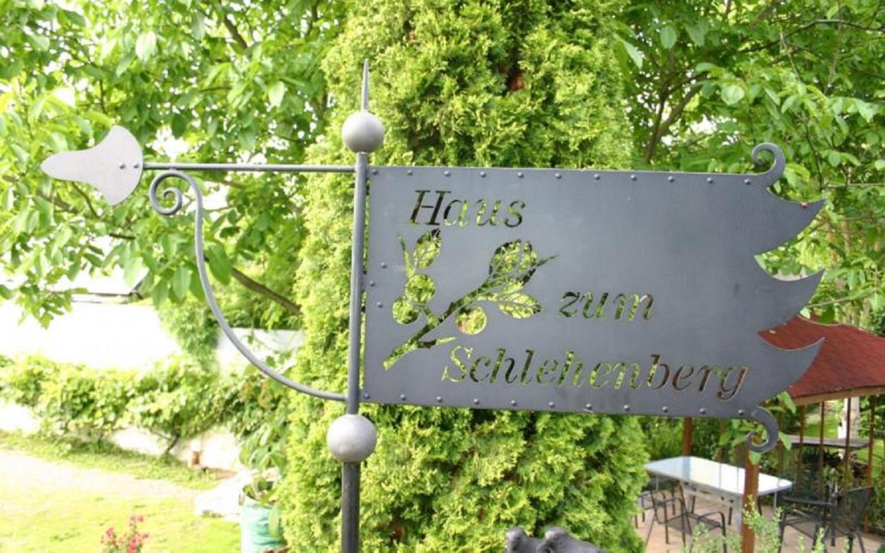 Pension Haus Zum Schlehenberg Bayreuth Esterno foto